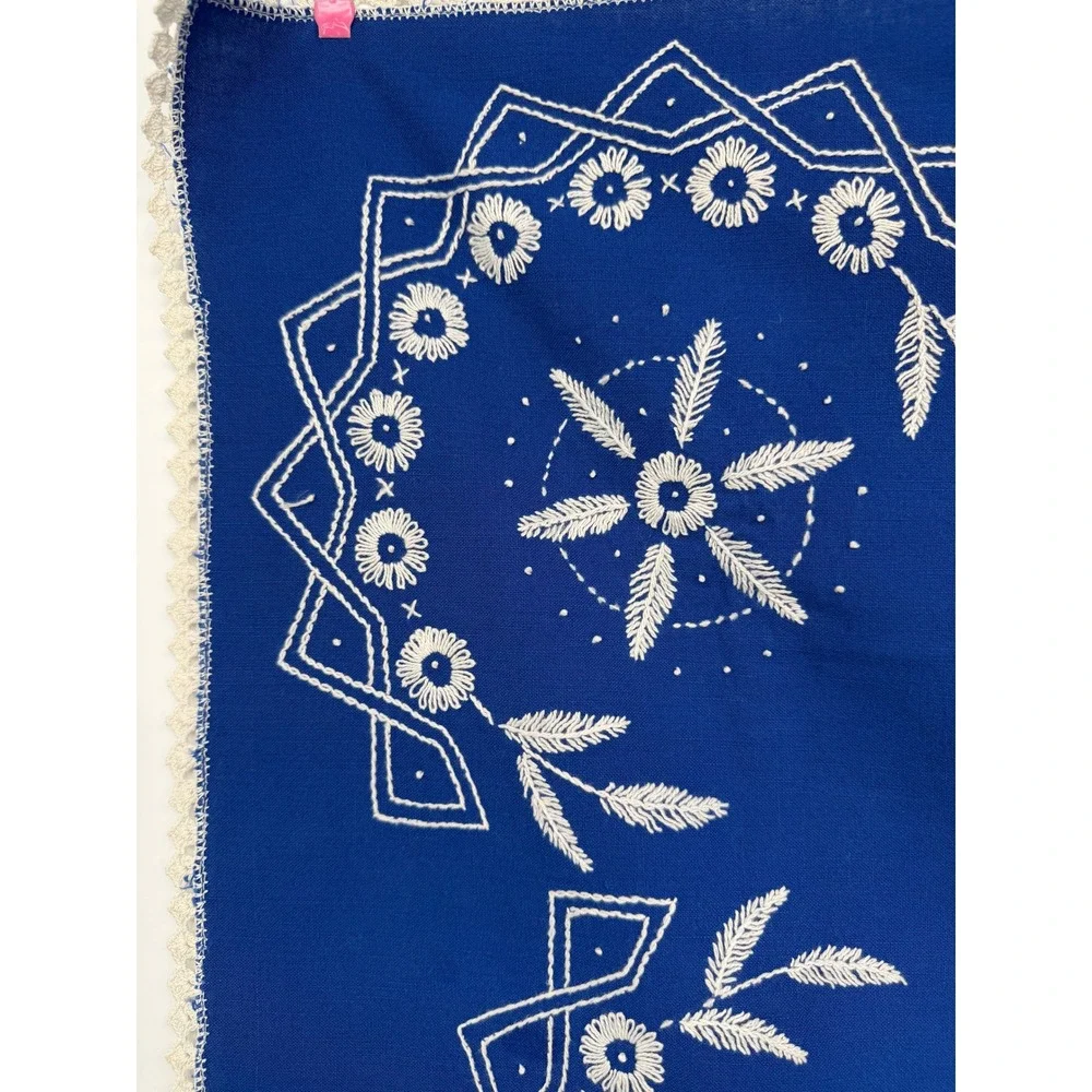 Boho Table Dresser Scarf Embroidered Floral Crochet Trim Square Cottage 29x30